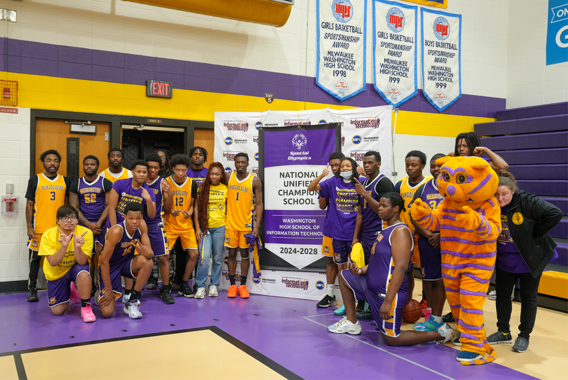 Washington Unified Basketball Team Photo with National Banner