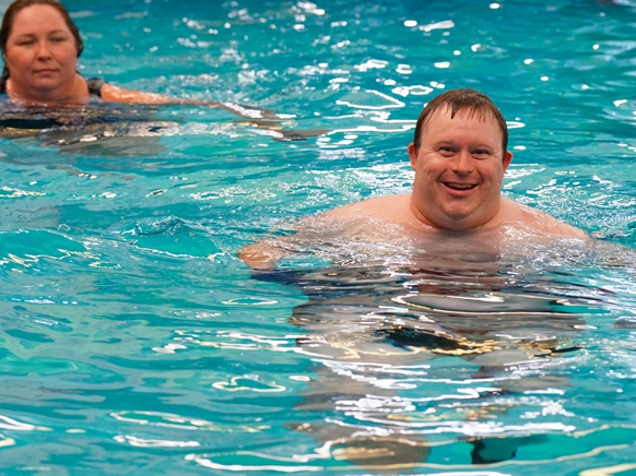 Participant in aqua fitness course Participant in aqua fitness course