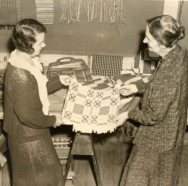 Weaving Center