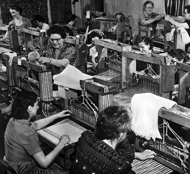 Weaving Center